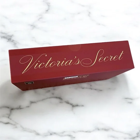 Victoria's Secret
Collector's Edition 3-Piece Holiday Glass Ornaments Gift Set - Picture 5 of 8